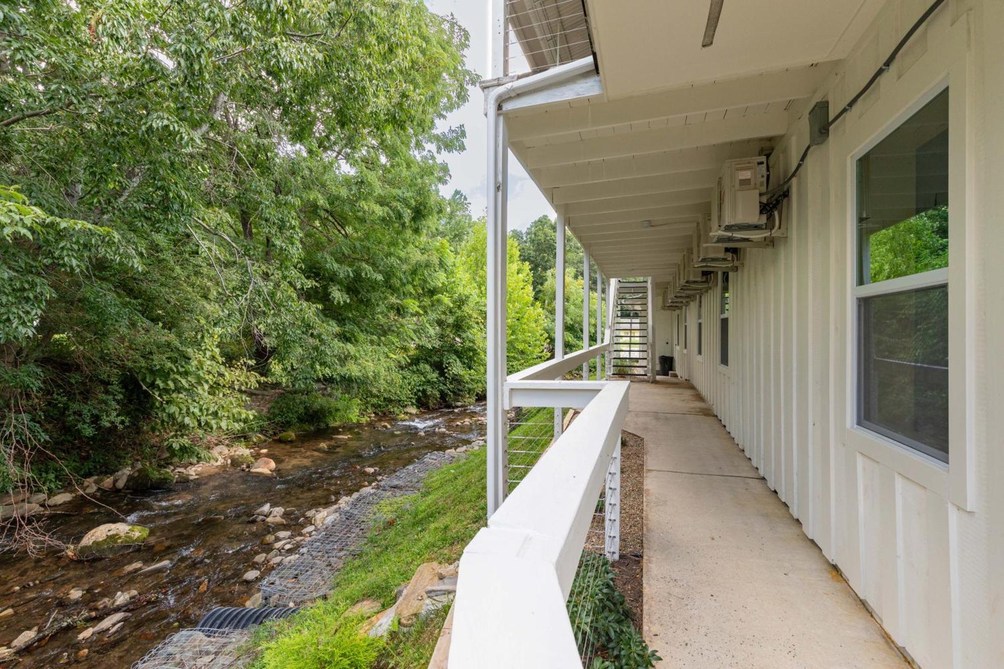 Motel The Dogwood Maggie Valley Esterno foto